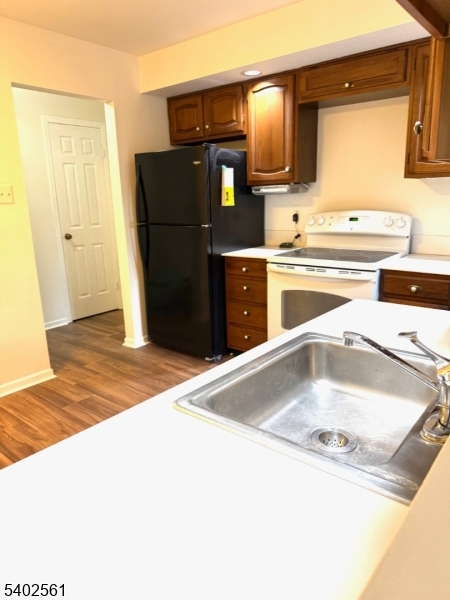 Foxwood Condominium - Residential Lease