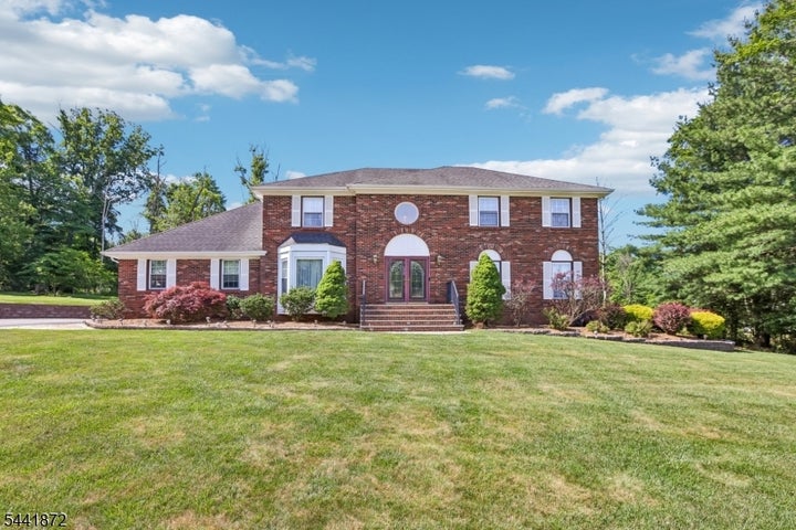 Photo 1 of 35 — 4 Viking Ct, Randolph Twp., NJ 07869