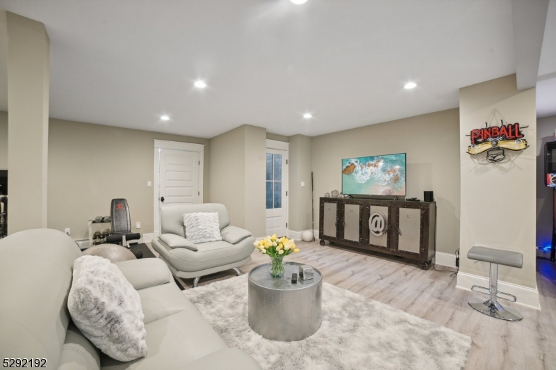 Rolling Hill - Residential