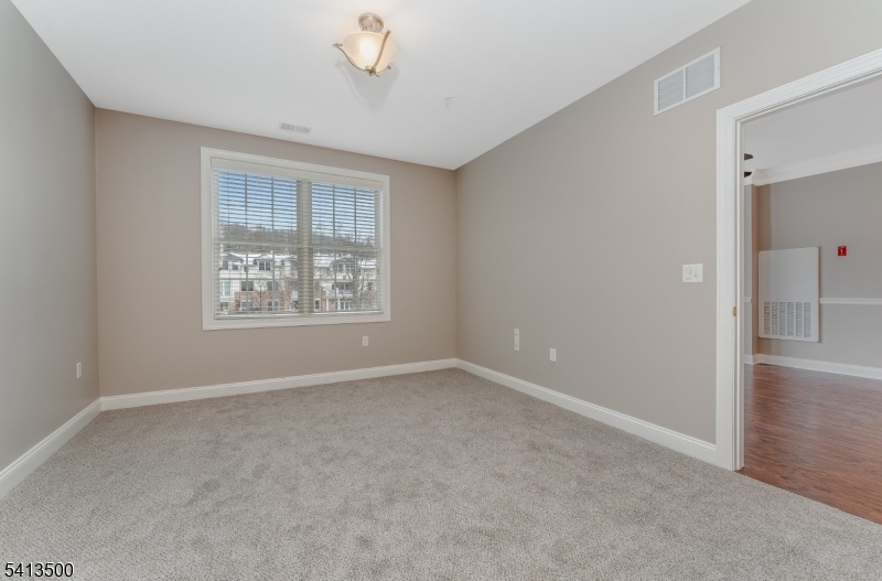 Four Seasons - Residential