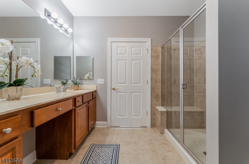 Four Seasons - Residential