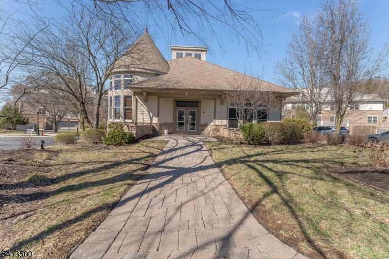 Four Seasons - Residential