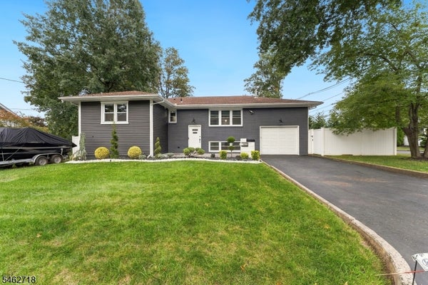 860 COOLIDGE AVE, WOODBRIDGE, NJ 07095 - Image b0df6a2c1bb134b4cfc8243af1ed770a/2155183694
