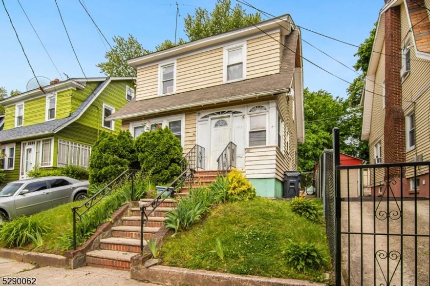 Attention investors & DIY enthusiasts! 133 Pine Grove Terrace 3 beds/1.2 baths. Ready for your personal touch, it awaits a stunning renovation to maximize its potential. With solid bones & timeless details, envision modernizing the interior, creating your dream oasis, all conveniently located near major highways, the airport, and easy access to NYC. Don't miss this opportunity?schedule your showing today