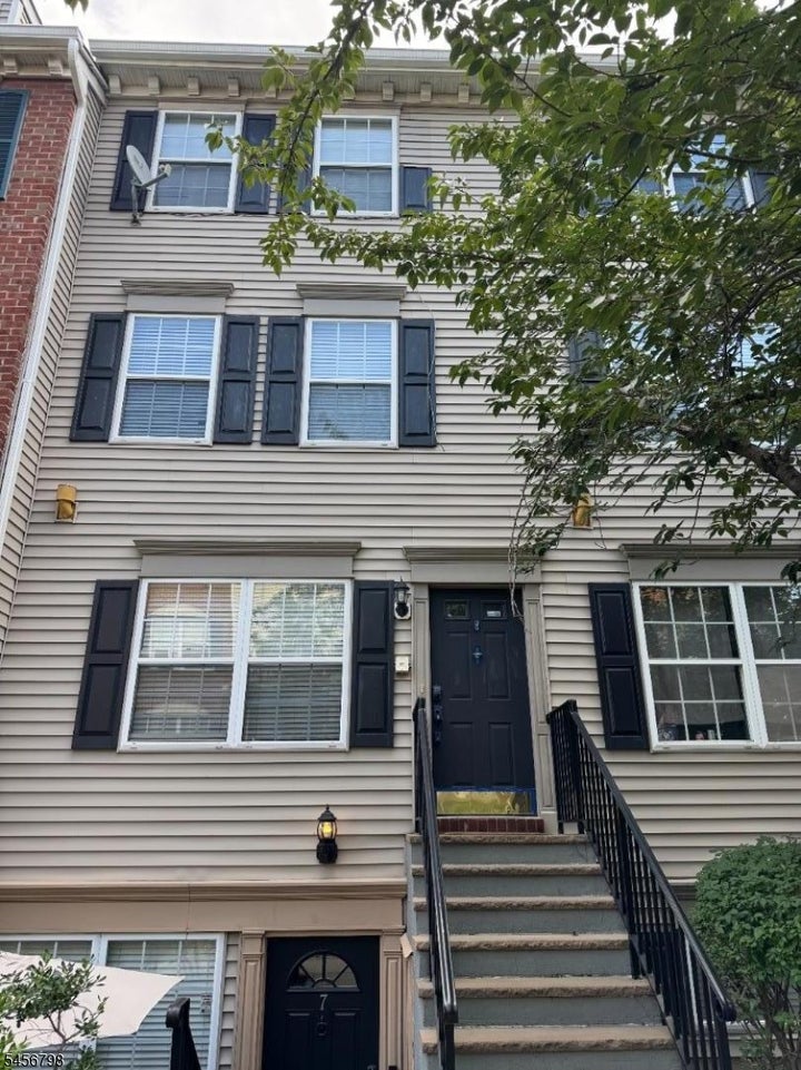 Photo 1 of 6 — 8 Vaughan Dr, Newark City, NJ 07103