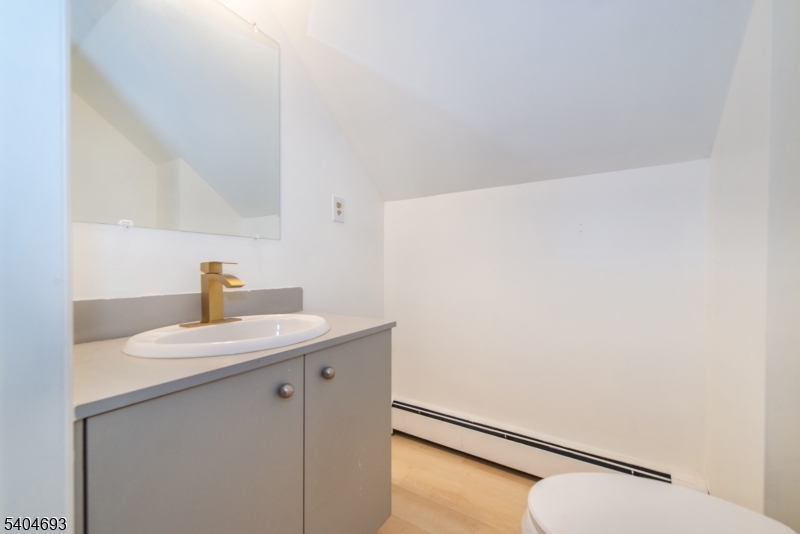 Albion - Residential Lease