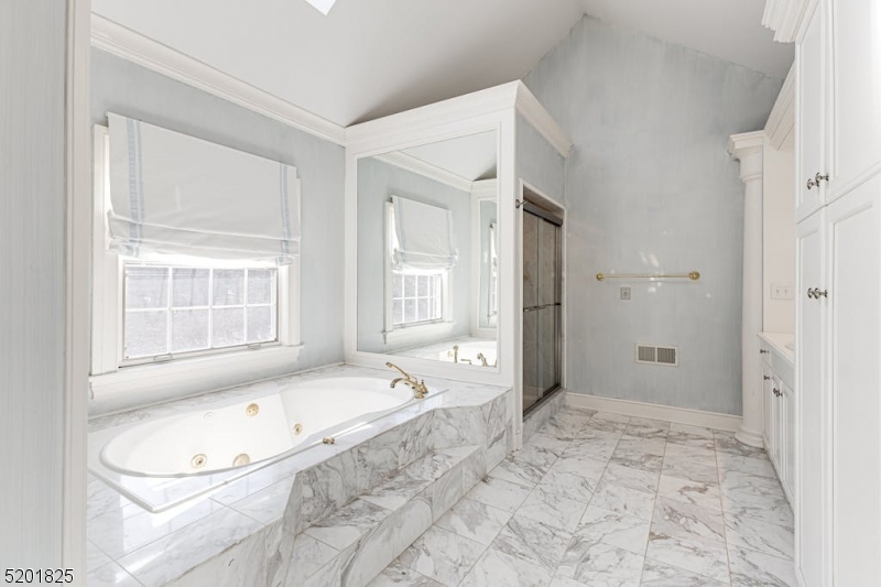 New Vernon - Residential