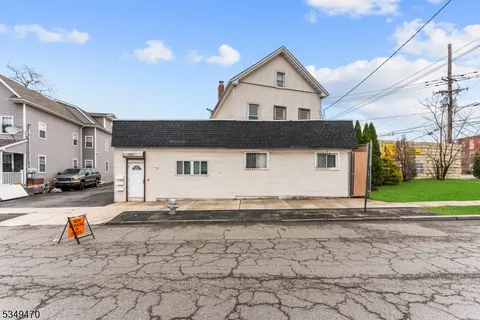 MLS: 3955494