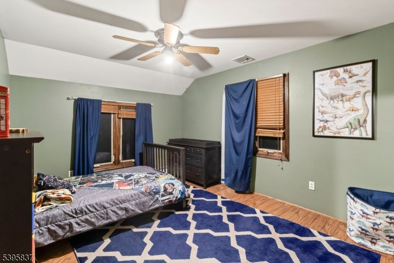 RIVER ROAD - Residential