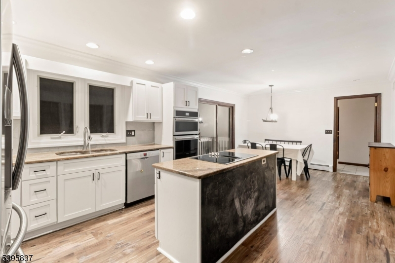 RIVER ROAD - Residential