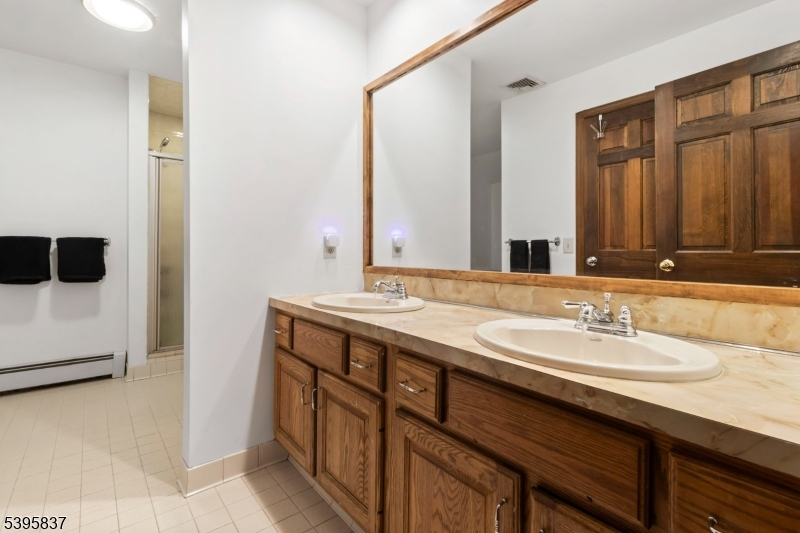 RIVER ROAD - Residential