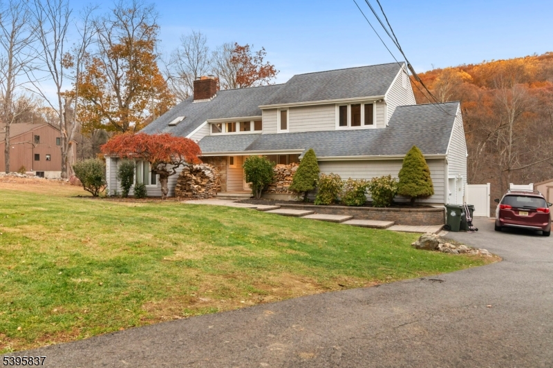 RIVER ROAD - Residential