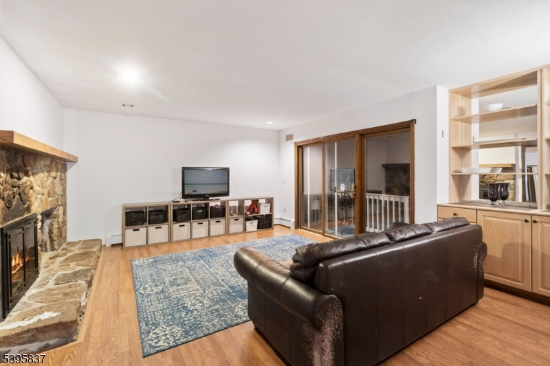 RIVER ROAD - Residential