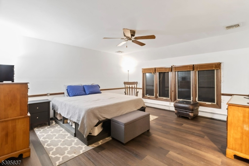 RIVER ROAD - Residential