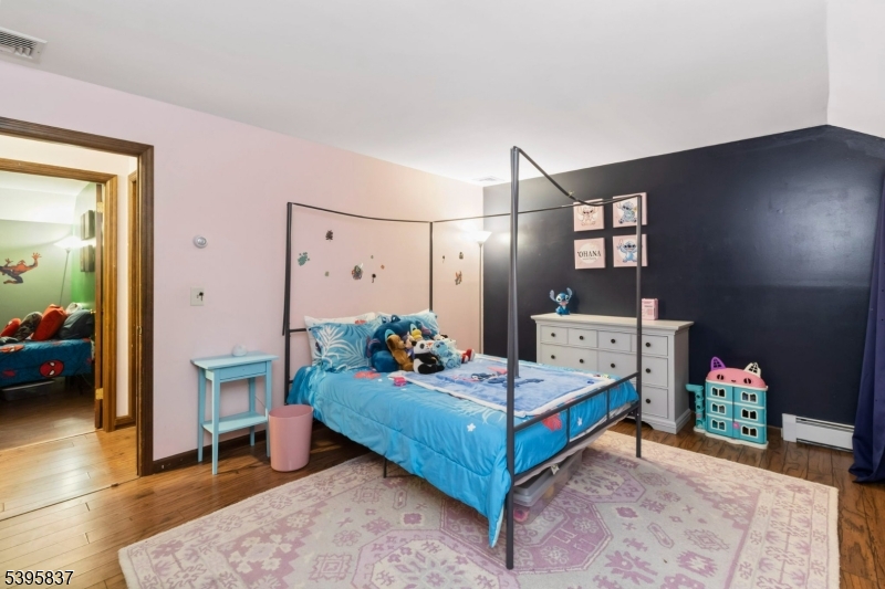 RIVER ROAD - Residential