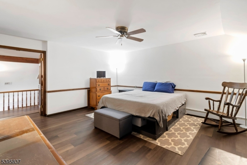 RIVER ROAD - Residential