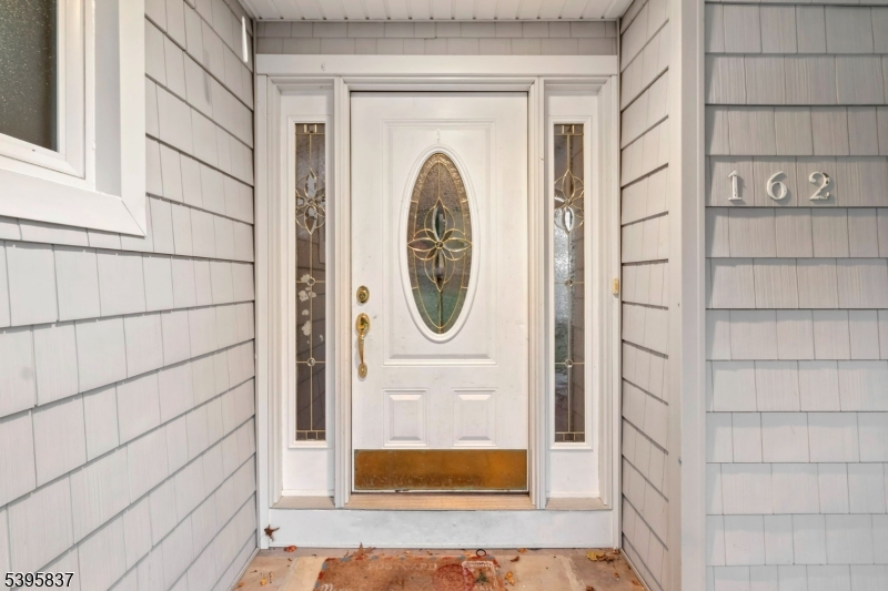 RIVER ROAD - Residential