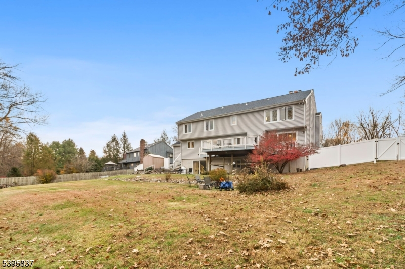 RIVER ROAD - Residential