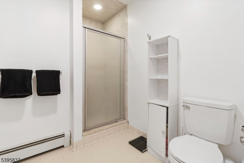 RIVER ROAD - Residential