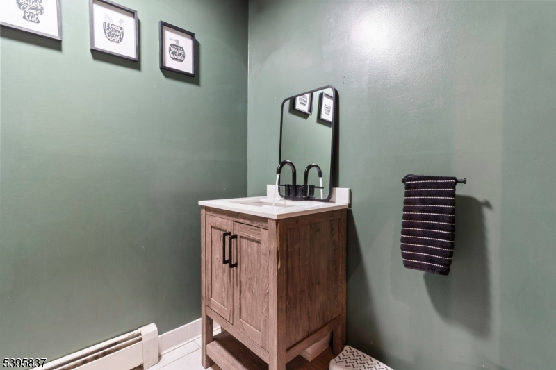 RIVER ROAD - Residential