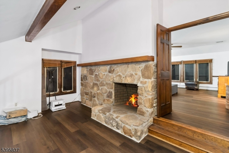 RIVER ROAD - Residential