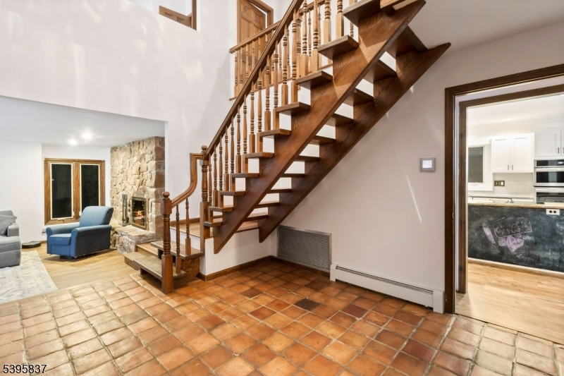 RIVER ROAD - Residential