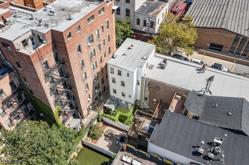 Paulus Hook - Residential Income
