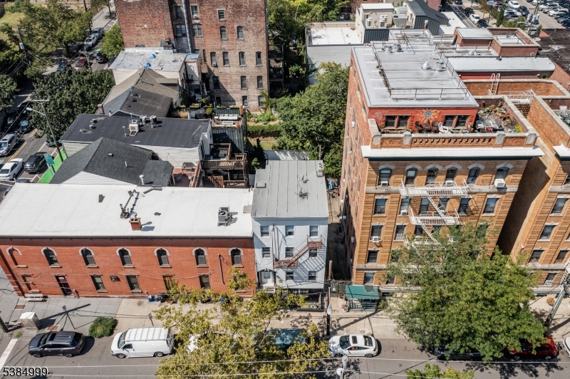 Paulus Hook - Residential Income