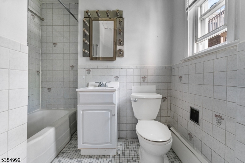 Paulus Hook - Residential Income