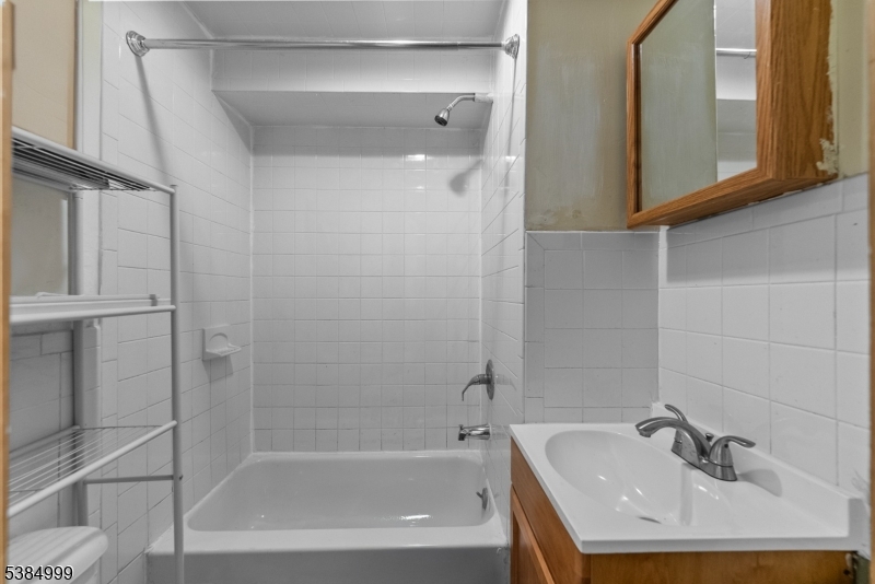 Paulus Hook - Residential Income