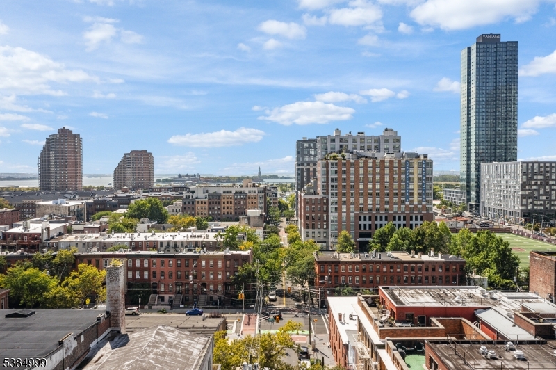 Paulus Hook - Residential Income
