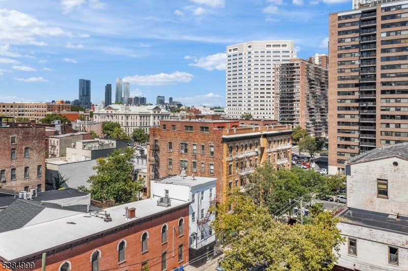 Paulus Hook - Residential Income
