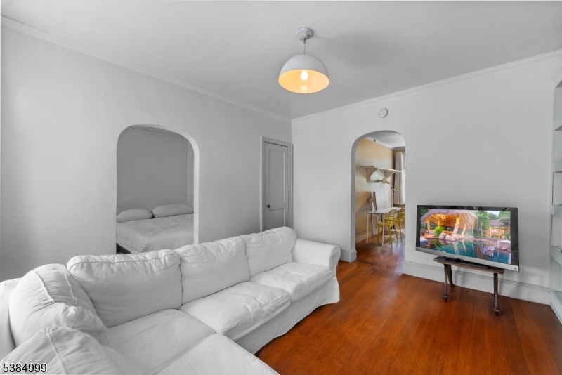 Paulus Hook - Residential Income