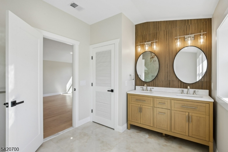 Central Villas - Residential