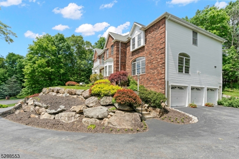 Woodlake Crest - Residential