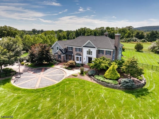 6 FAIRWAY DR, WHITEHOUSE STATION, NJ 08889 - Image b1c0679d8f6ff012b6bcbc7a96e8a64e/3693688465