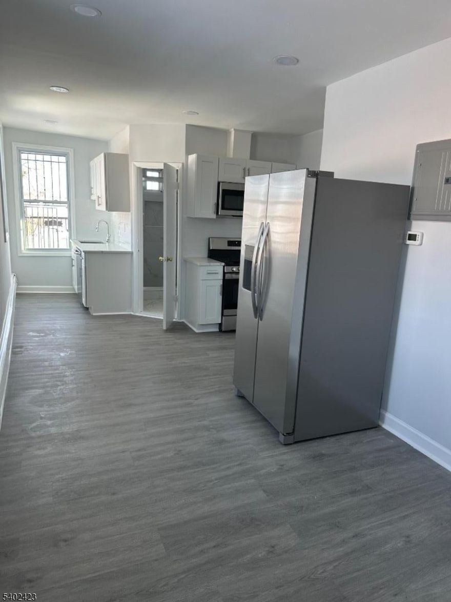 Fully renovated 2-Bedroom , 1-bath apartment featuring all brand-new appliances throughout. Bright and modern living space with updated finiSHES. MOVE IN READY!