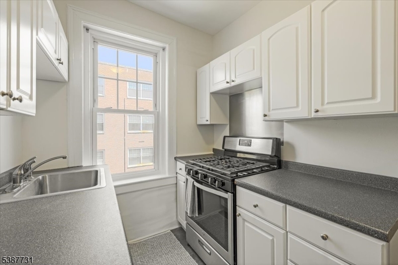 2 Altamont - Residential