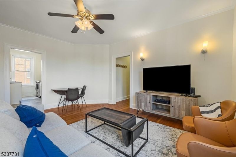 2 Altamont - Residential