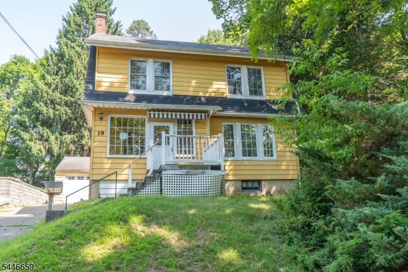 Photo 1 of 28 — 19 New St, High Bridge Boro, NJ 08829