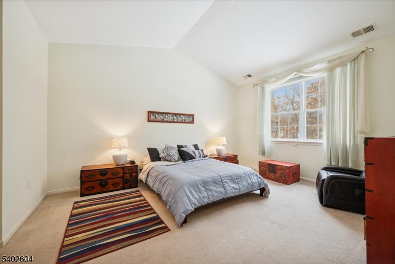 Four Seasons - Residential