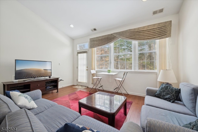 Four Seasons - Residential