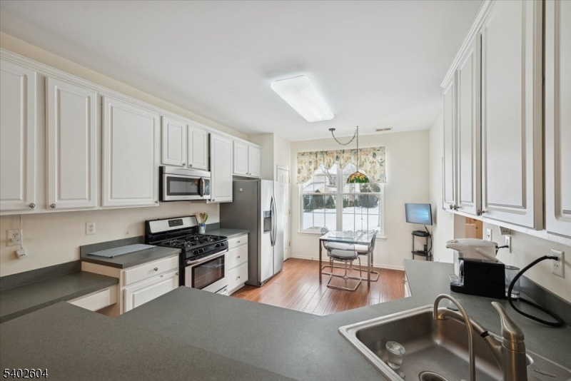 Four Seasons - Residential