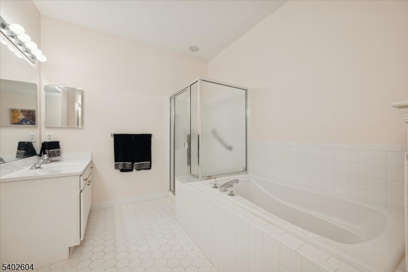 Four Seasons - Residential