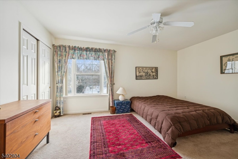 Four Seasons - Residential