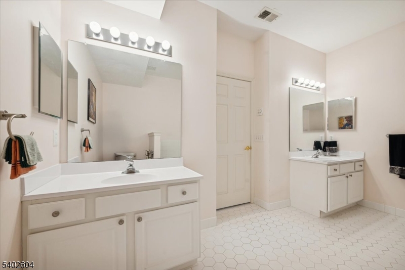 Four Seasons - Residential