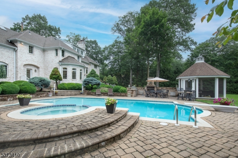 Charlotte Hill - Residential