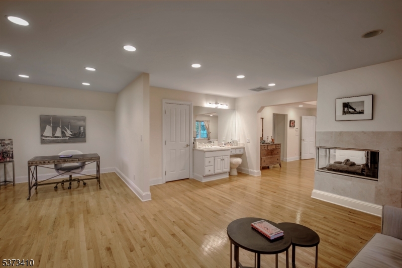 Charlotte Hill - Residential