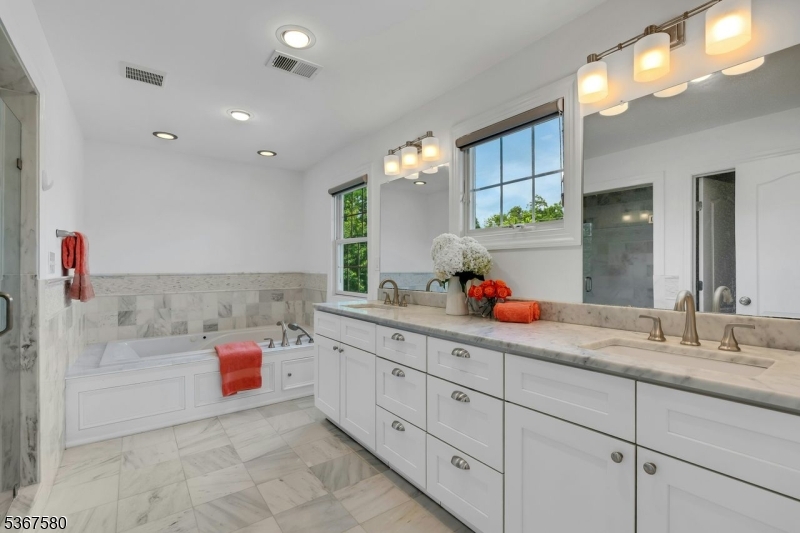 Knollwood Section - Residential