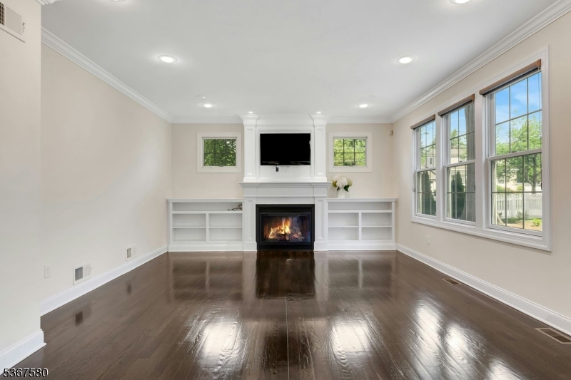 Knollwood Section - Residential